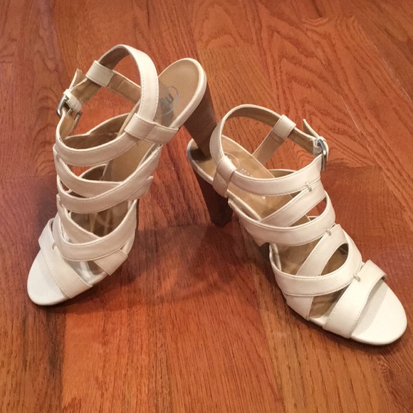Mootsies Tootsies Shoes - NWT- Summer Sandals
